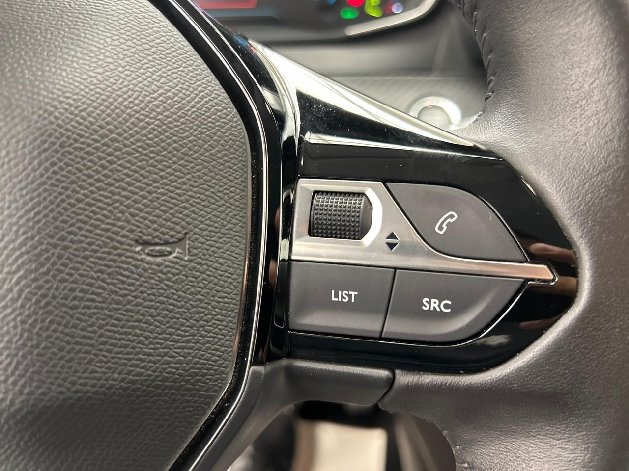 Peugeot 208 electrique 50 kwh 136ch allure — photo 23