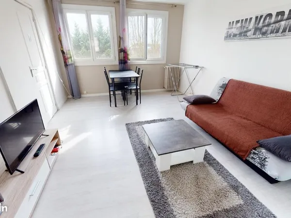 Chambre 4 pièces 64 m²