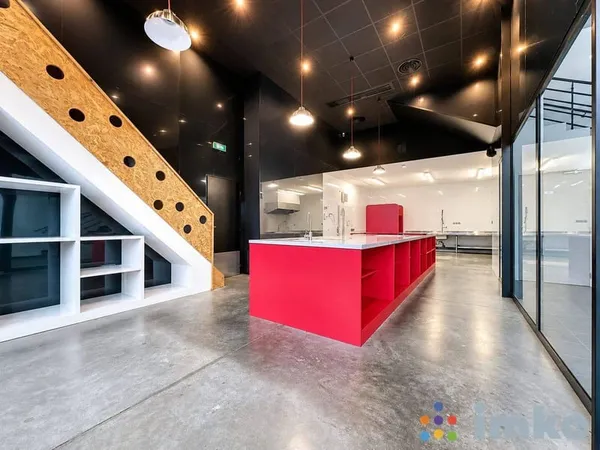 Local d'activité 250 m²