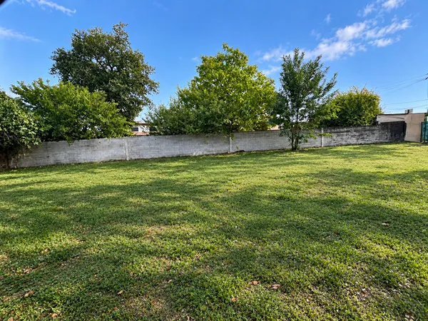Terrain 564 m²