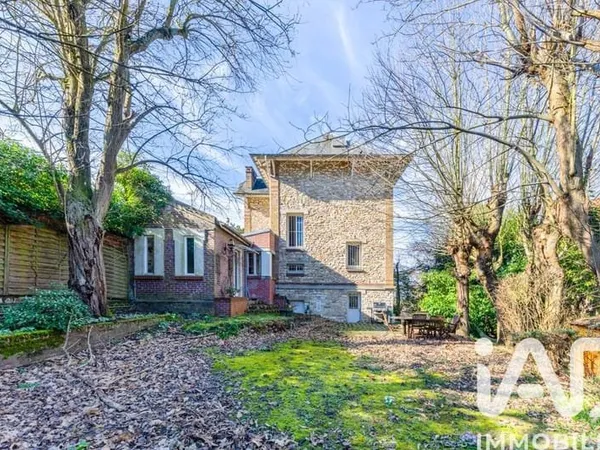 Maison 11 pièces 210 m²