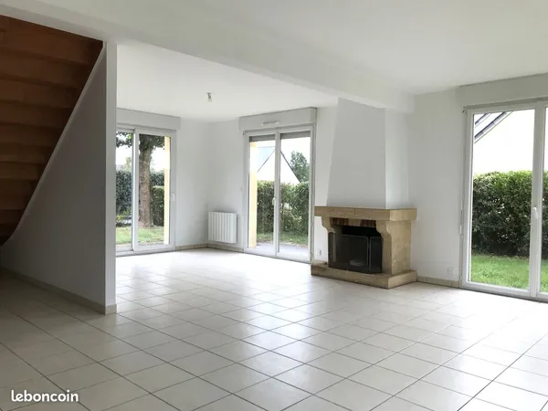 A louer - maison t6 - sens de bretagne