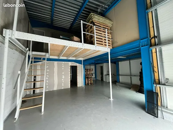 LOCAL D'ACTIVITE 208 m² VILLENOY