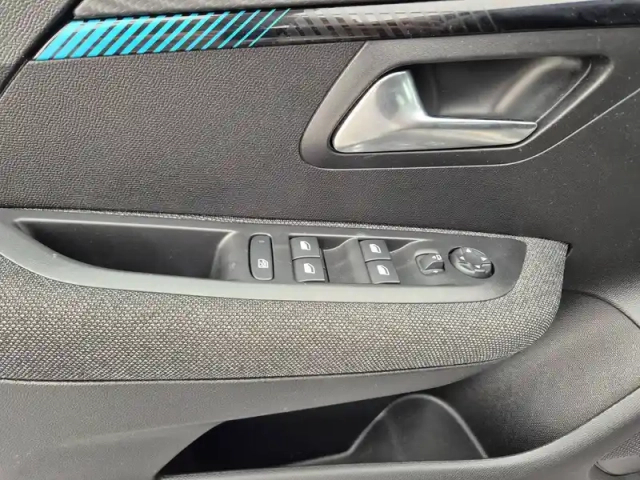 Peugeot 208 puretech 100 s&amp;s bvm6 — photo 36