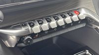 Peugeot 3008 Plug-in Hybrid4 300ch GT e-EAT8 — photo 15