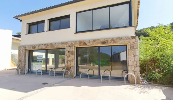 Local commercial 115 m²