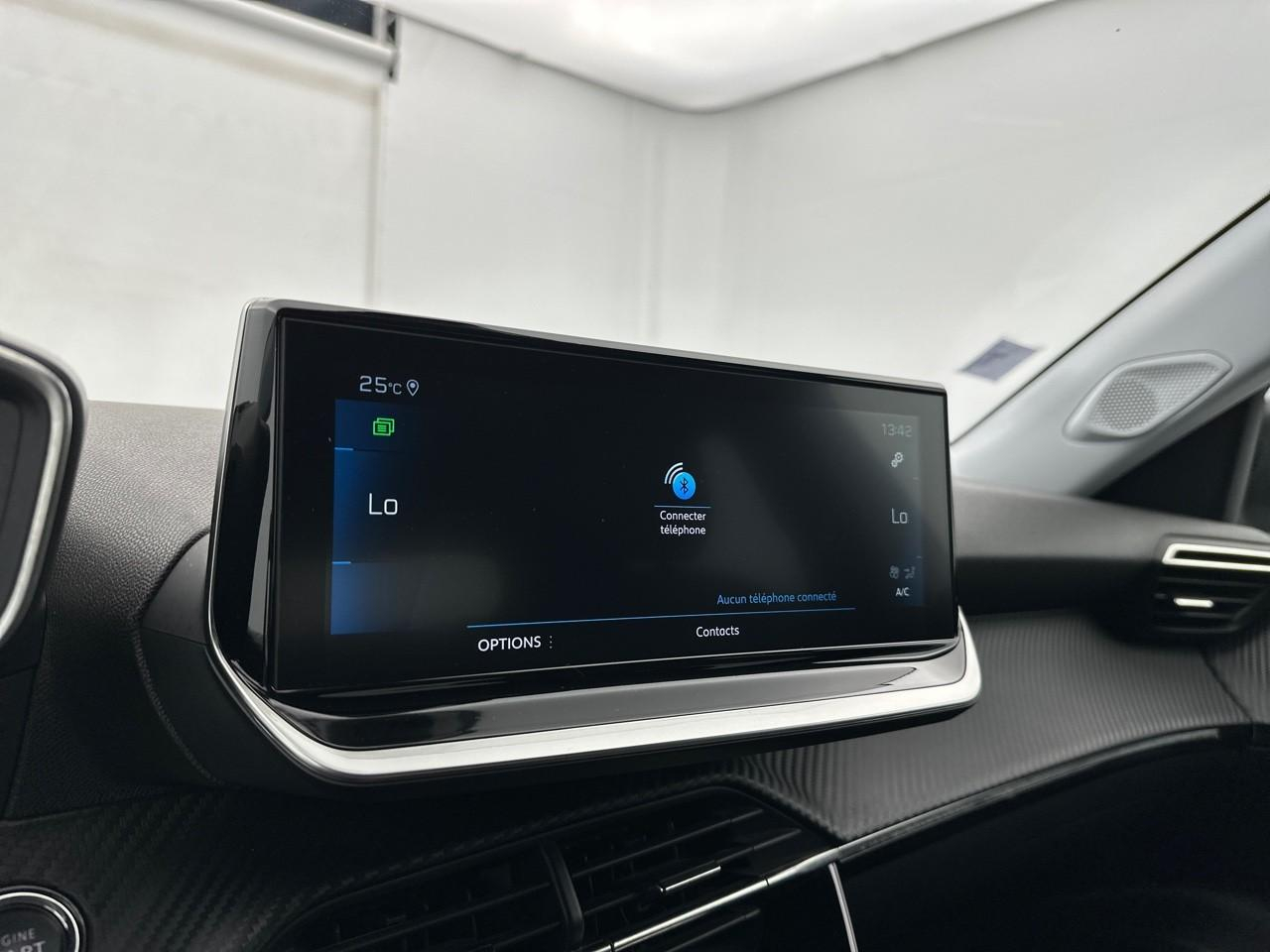 Peugeot 2008 puretech 130 s&s eat8 allure pack — photo 23