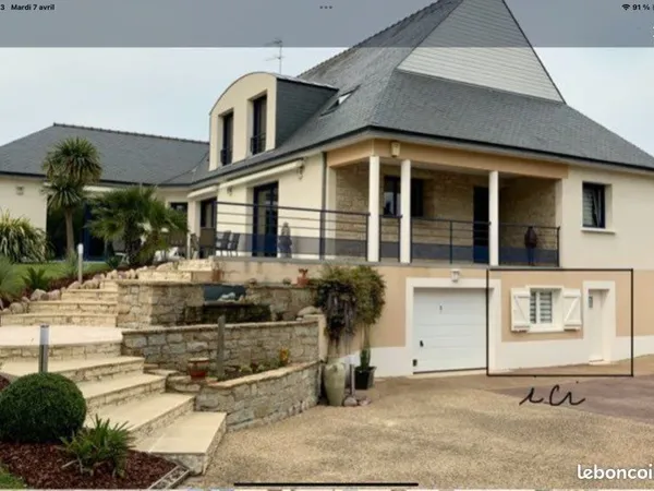 Studio 22 m2 tout confort avec parking dans villa de standing