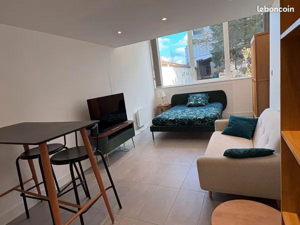 Studio meuble etudiant à louer à oullins 820 euros