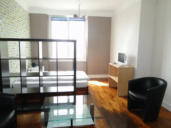 CENTRE SIAM PROCHE CHATEAU T1