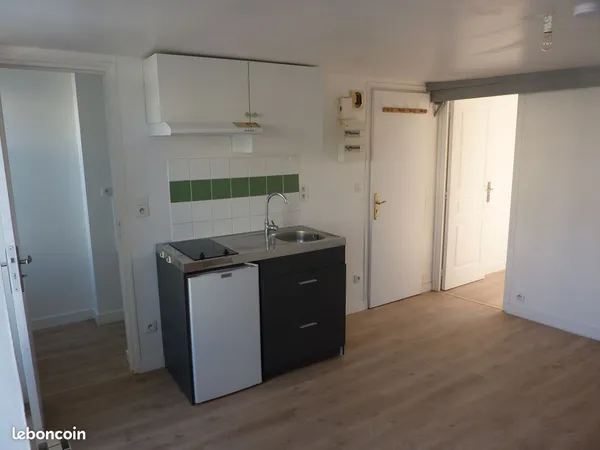 T2 2 éme étage plein centre de Bain de Bretagne