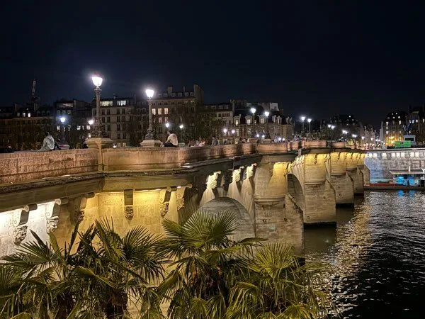 Mini maison à pont neuf