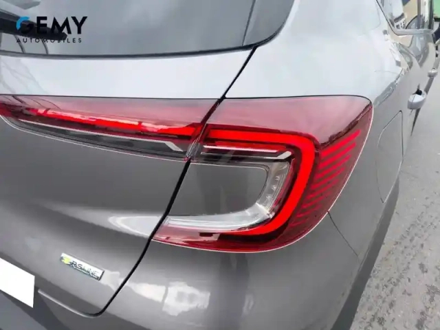 Renault Captur mild hybrid 140 — photo 16