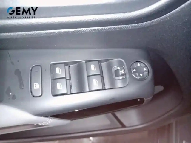 Citroën C5 Aircross hybride rechargeable 225 e-eat8 — photo 15