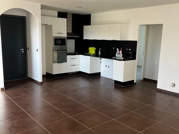 T4 87m² avec grande terrasse et garrage
