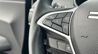 Dacia Sandero 1.0 TCe 90ch Expression — photo 17