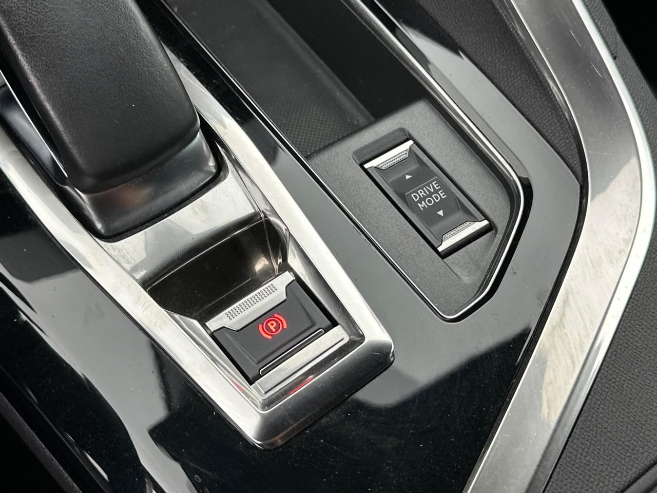 Peugeot 3008 hybrid 225 e-eat8 gt pack — photo 33