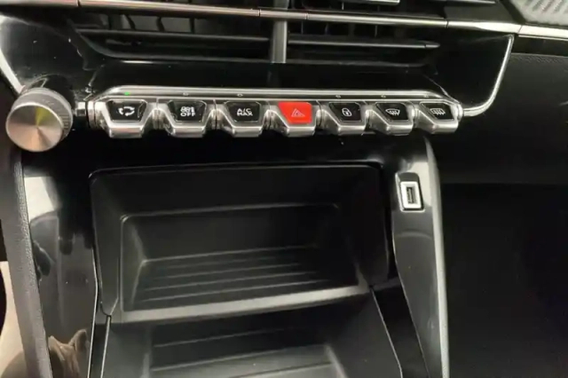 Peugeot 208 puretech 75 s&amp;s bvm5 — photo 16