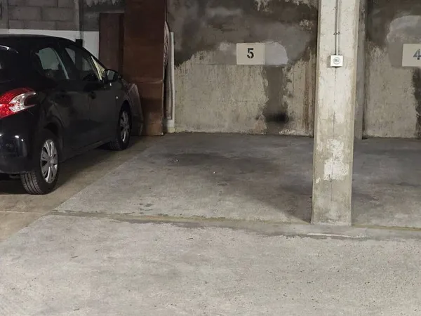 Parking 11 m²