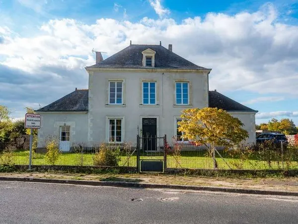 Maison de Maître rénovée 180m² à vendre à Breil