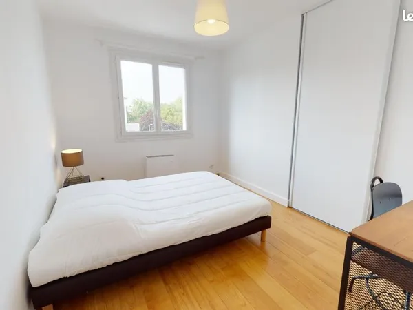 Chambre 7 pièces 106 m²