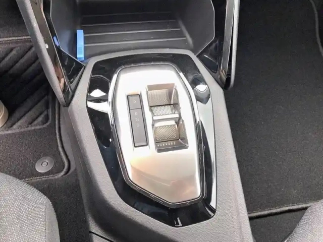 Peugeot 208 hybrid 110 ch e-dcs6 — photo 14