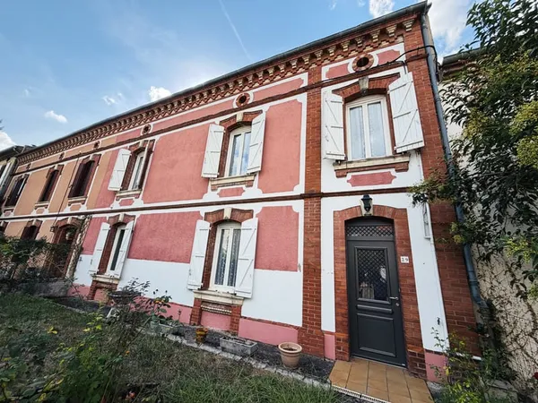 Une maison qui sort de l'ordinaire, avec ses petits plus !