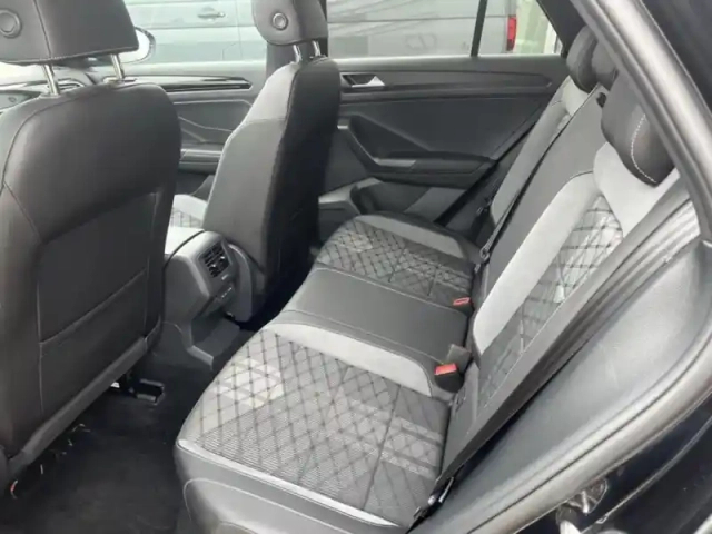 Volkswagen T-Roc 1.5 tsi evo2 150ch r-line dsg7 — photo 11