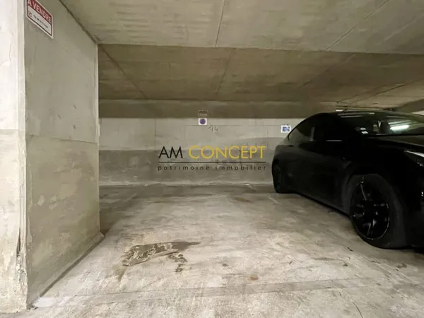 NICE Bas Saint Roch parking