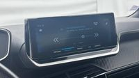 Peugeot 2008 SUV 2008 GT Puretech 130 S&S BVM6 — photo 13