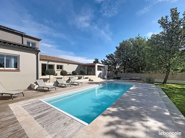 Propriété 10 pièces 400 m²