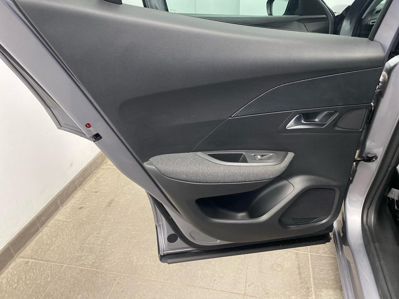 Peugeot 2008 puretech 130 s&s eat8 style — photo 22