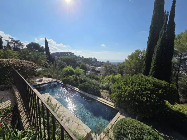 Villa 7 pièces 200 m²