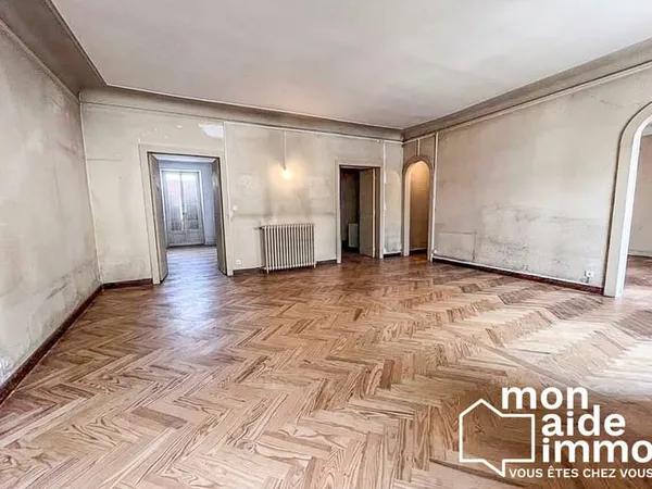 Maison de ville à rénover 480m2 -12 pièces-