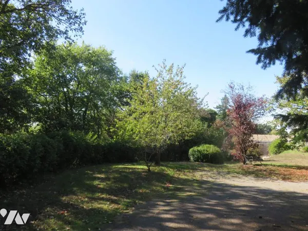 Terrain 3327 m²