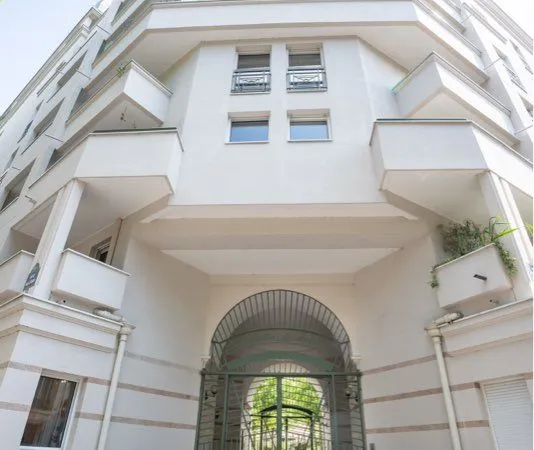 Rare 100m² avec 2 Balcons, Parking et Cave - DPE C