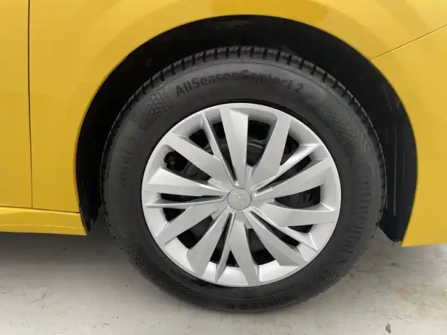 Peugeot 208 puretech 75 s&amp;s bvm5 — photo 48