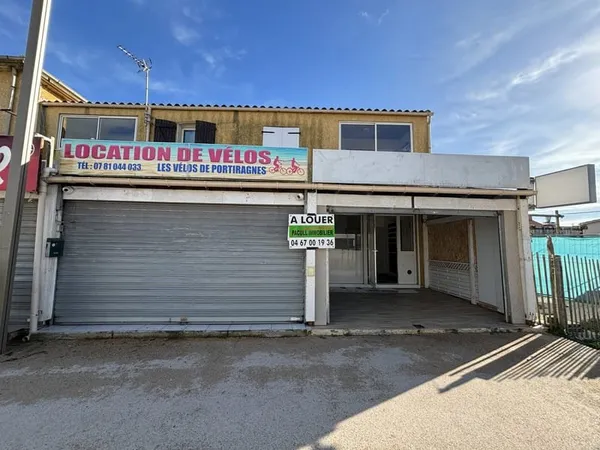 Local commercial de 24.6m2 avec 12m' de terrasse fusionnable