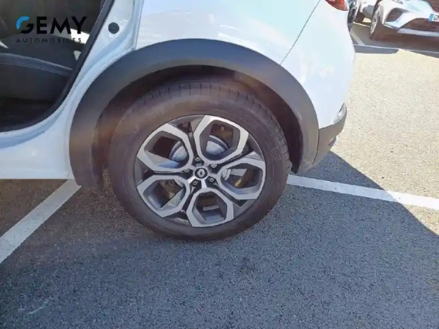 Renault Captur mild hybrid 140 — photo 11
