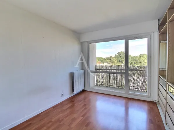 T2 lumineux avec balcon ? Dernier étage ? Maurepas