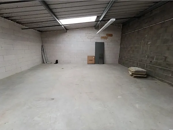 Local commercial 357 m²