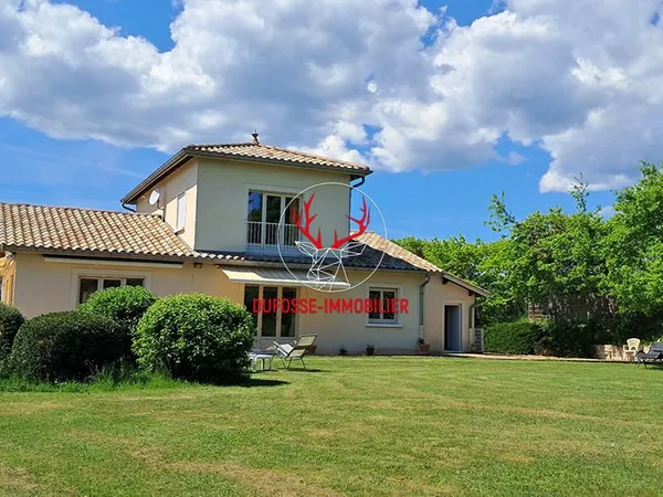 Propriété 5 pièces 155 m²