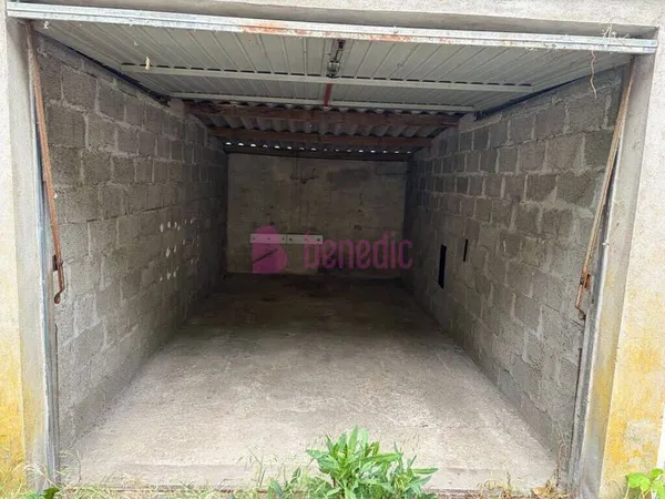 Parking 12 m²