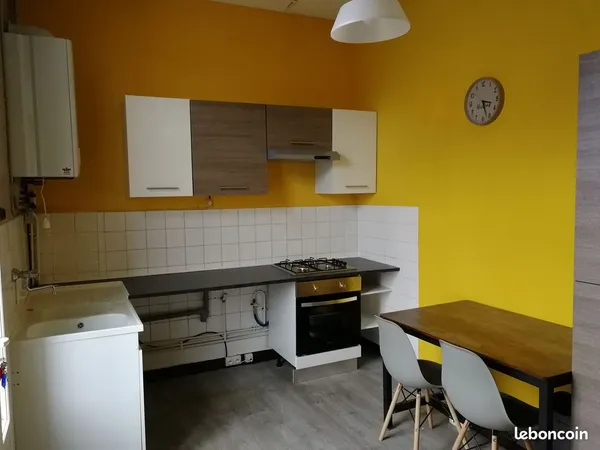 Grand T2 meublé rez de chaussé libre se suite