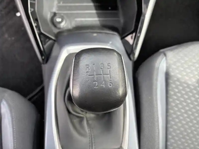 Peugeot 2008 puretech 130 s&amp;s bvm6 allure — photo 19