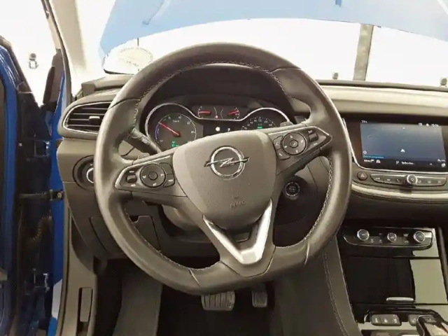 Opel Grandland X hybrid 225 ch bva8 — photo 29