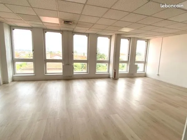 Bureaux 66 m²