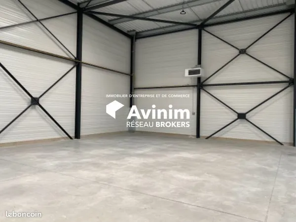 Local 238 m² Marignane