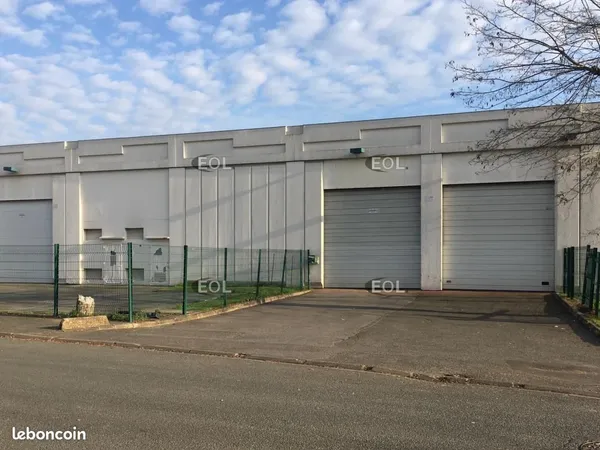 Local industriel 536 m²