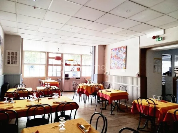 Restaurant sur le Port-Marly